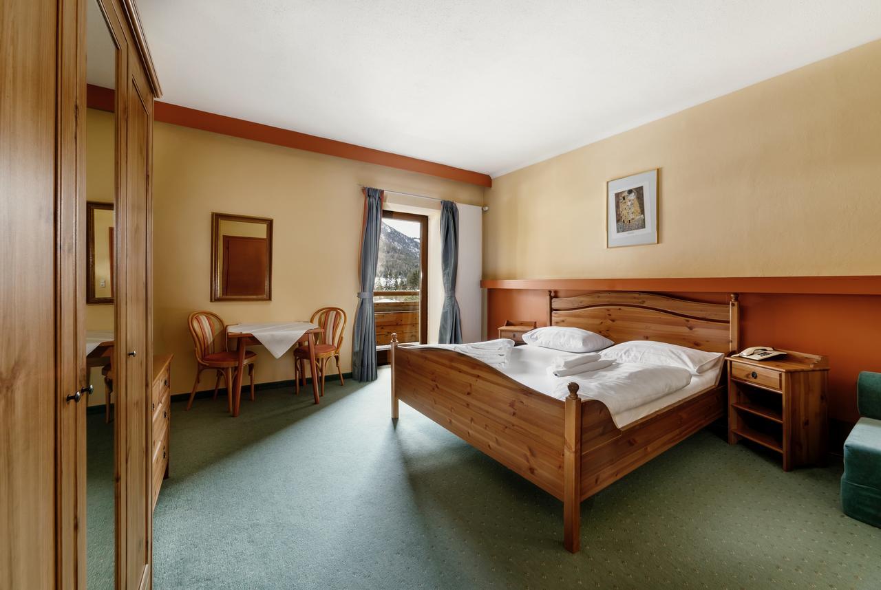 Hotel Pillerseehof Sankt Ulrich am Pillersee Zimmer foto